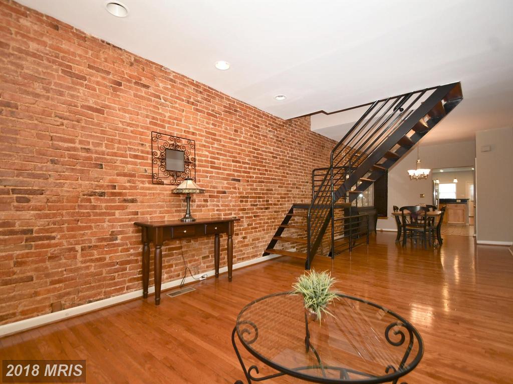 2811 Hudson Street - Photo 1