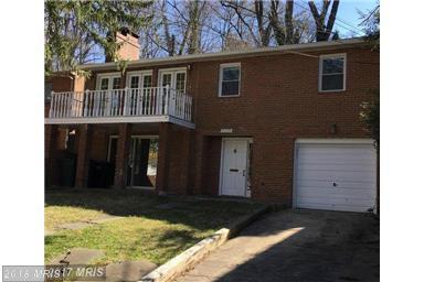 2933 Arizona Avenue - Photo 1