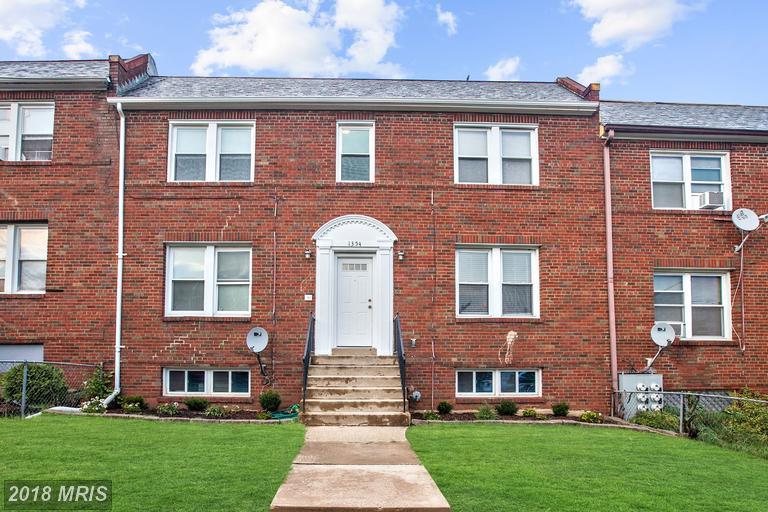 1354 Queen Street - Photo 1