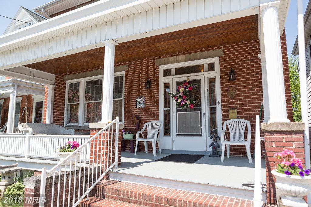 565 Nelson Street - Photo 1