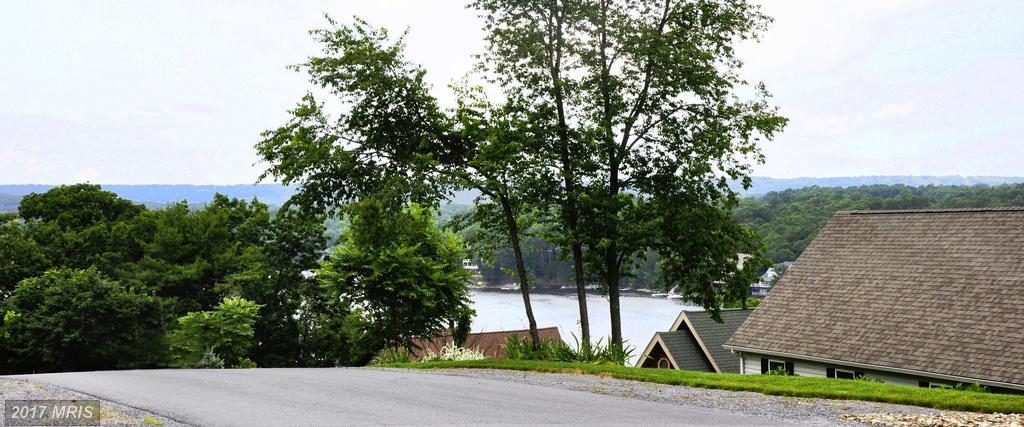401 South Lakeview Drive - Photo 1