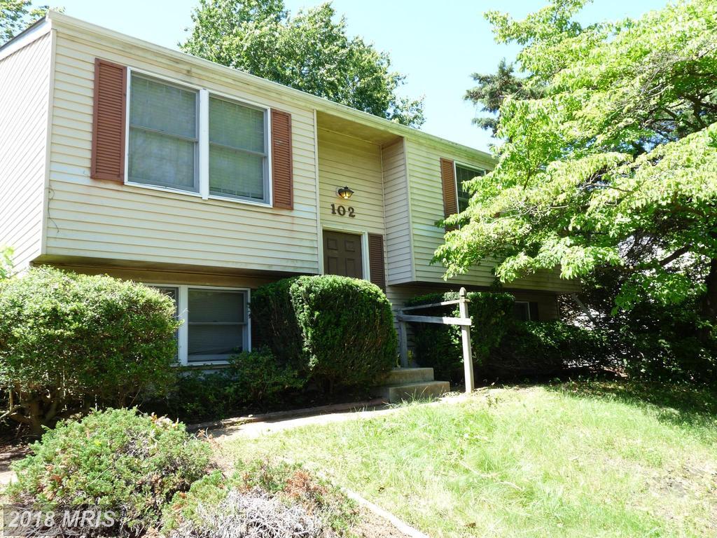 102 Laurentum Parkway - Photo 1
