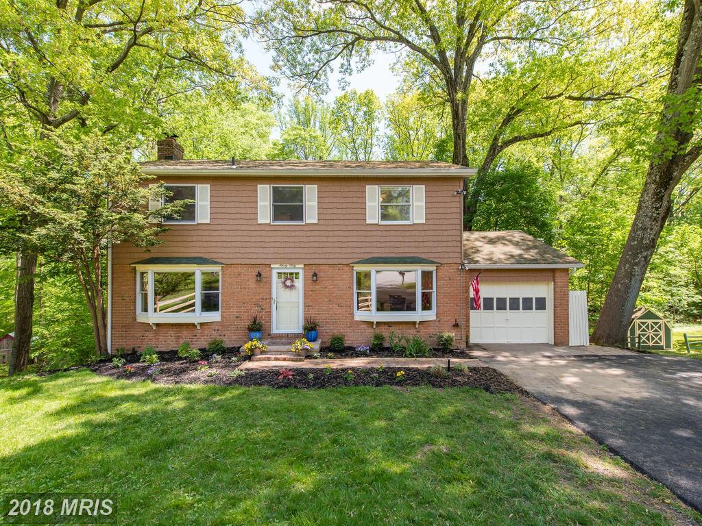 9060 Meadowvale Court - Photo 1