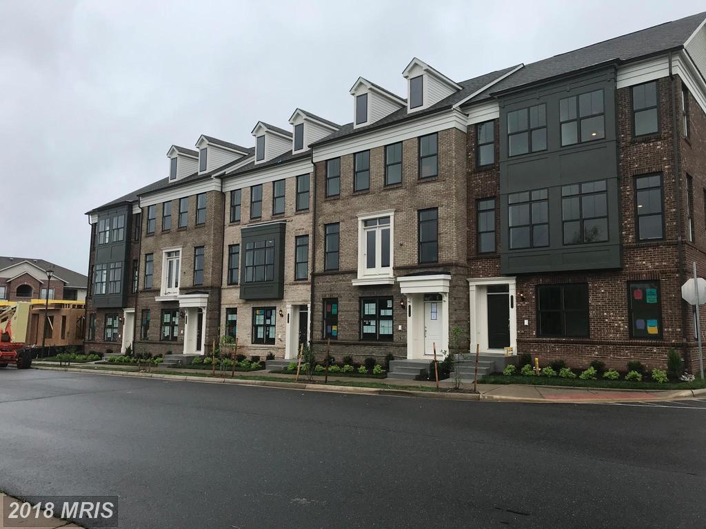 43219 Clarendon Square - Photo 1