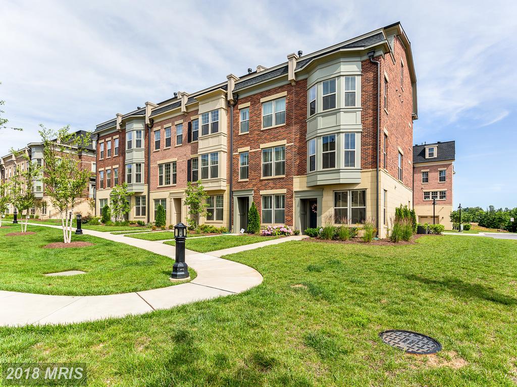 823 Fair Winds Way - Photo 1