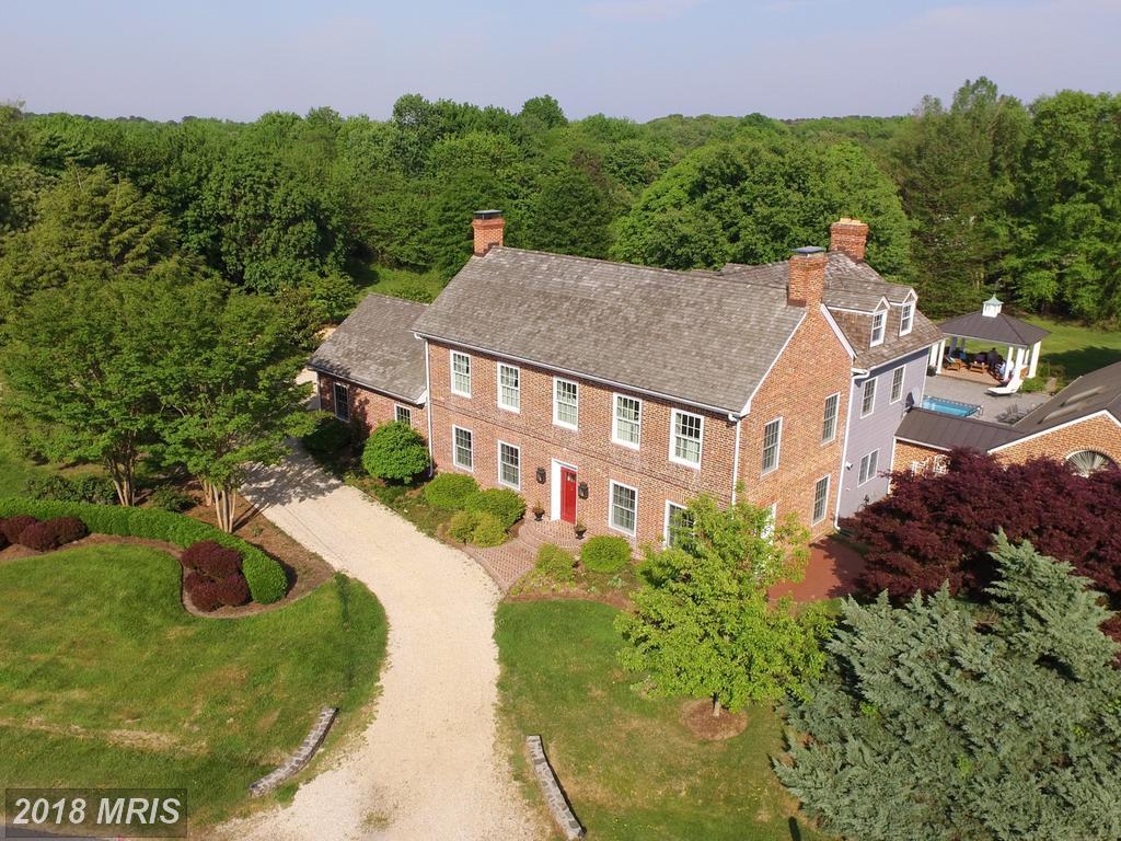 213 Columbia Lane - Photo 1