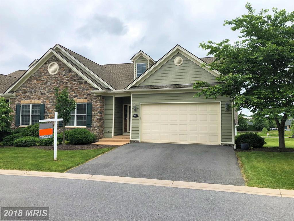 19522 Cortland Drive - Photo 1