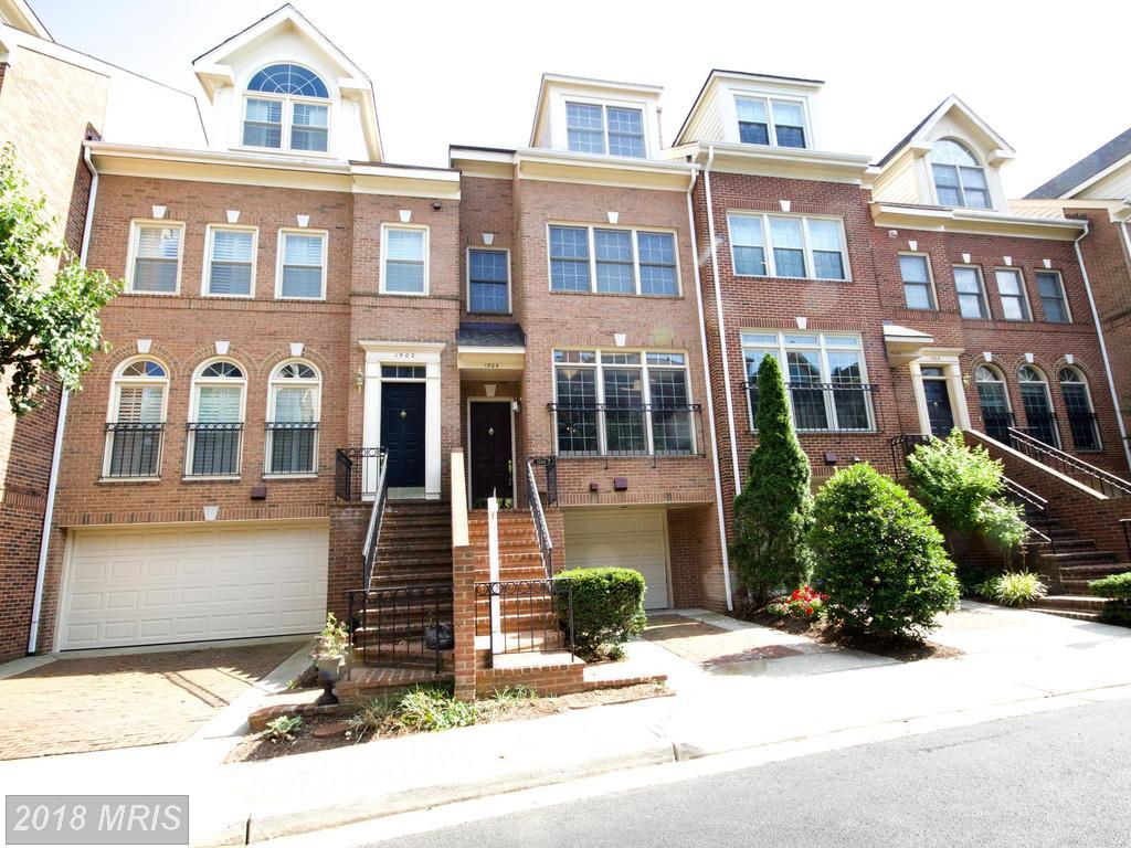 1504 Colonial Court - Photo 1