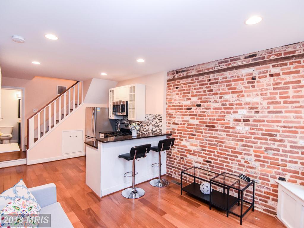 1639 Fleet Street - Photo 1