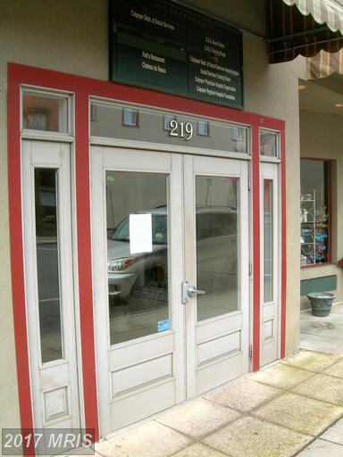 219 Davis Street - Photo 1