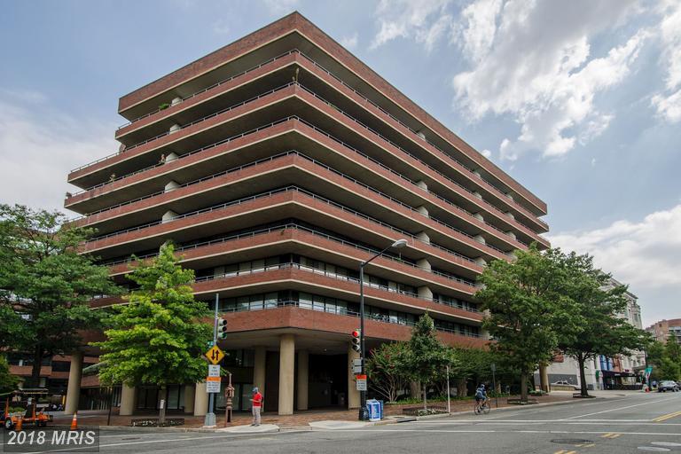 2555 Pennsylvania Avenue - Photo 1