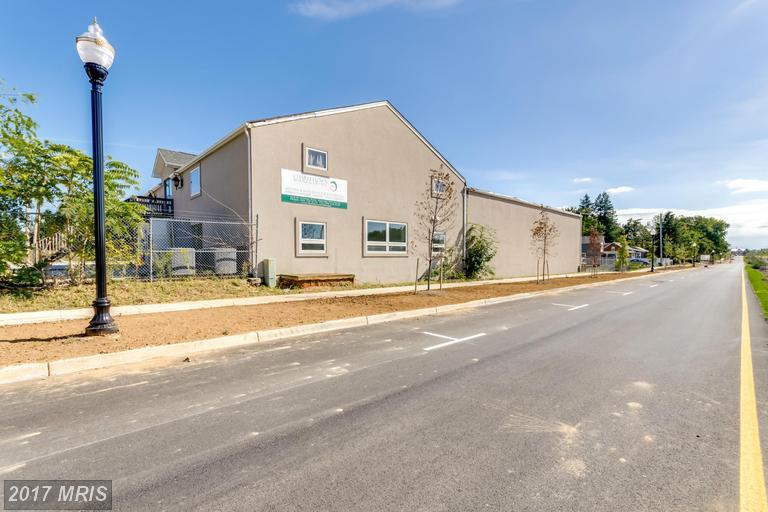 418 Fairfax Boulevard - Photo 1