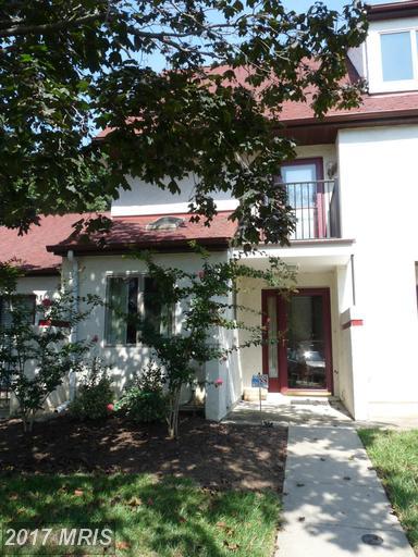 1-B Queen Victoria Court - Photo 1