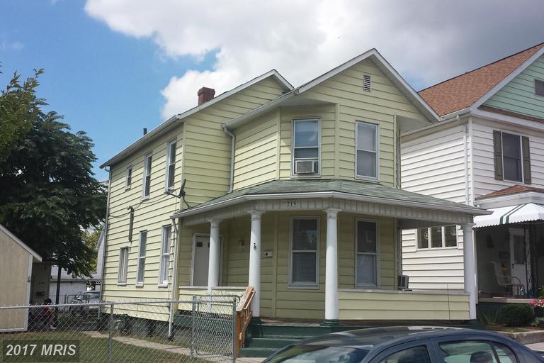 219 Pennsylvania Avenue - Photo 1