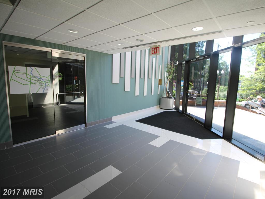 1701 Clarendon Boulevard - Photo 1