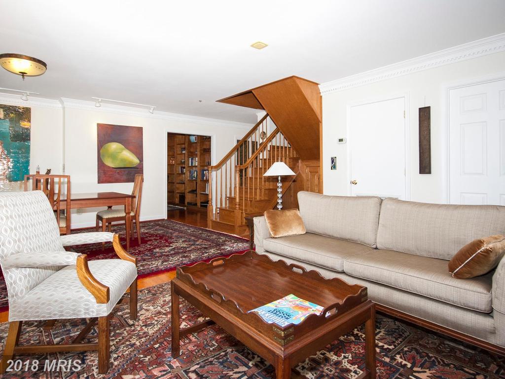 100 Harborview Drive - Photo 1