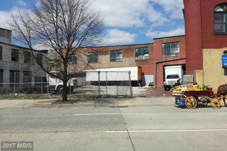 900-924 Monument Street - Photo 1