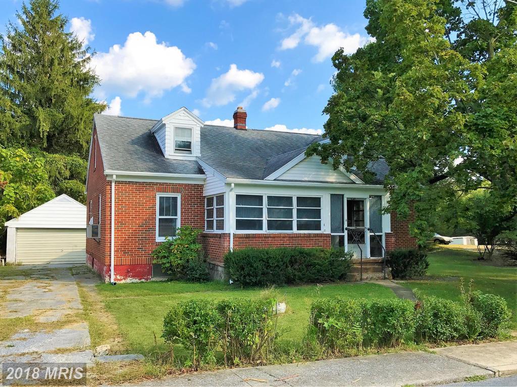 611 Albert Street - Photo 1