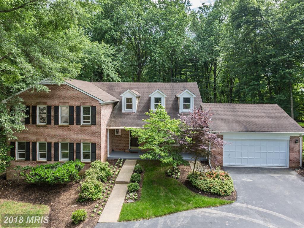 914 Warwickshire Court - Photo 1