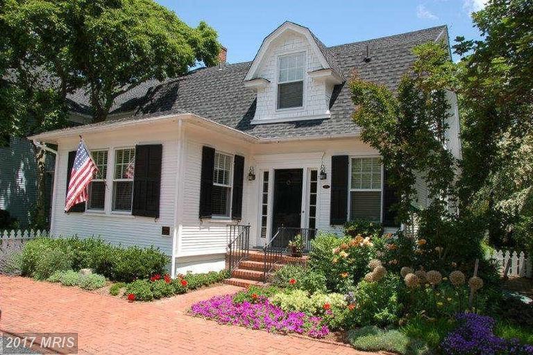 216 Morris Street - Photo 1