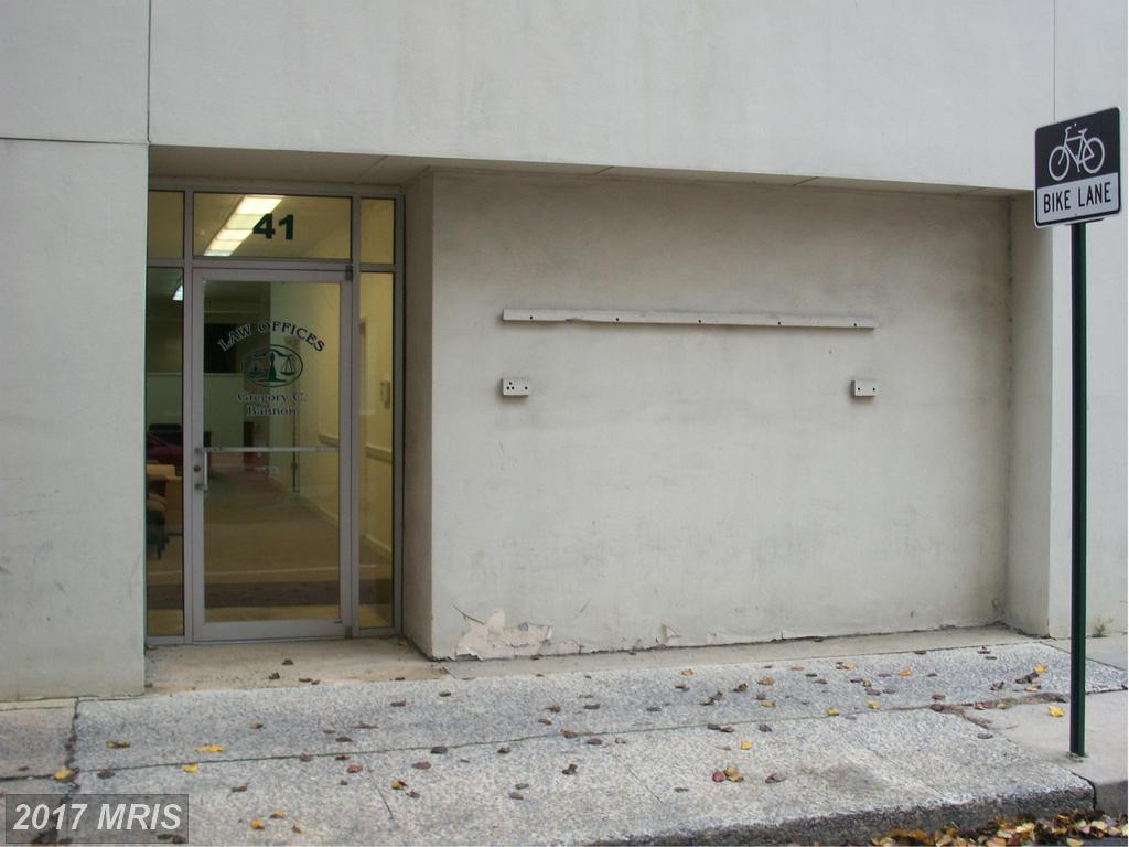 41 Summit Avenue - Photo 1