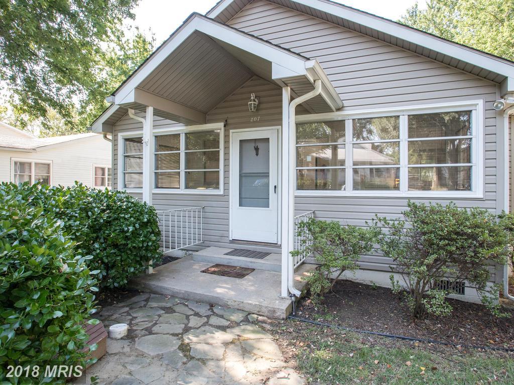 207 Poplar Avenue - Photo 1