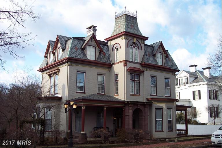 522 Washington Street - Photo 1