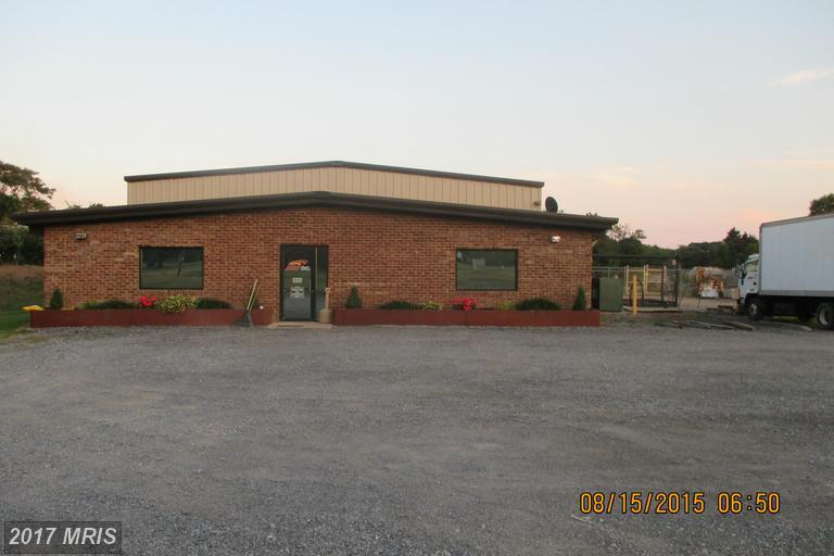 9724 Williamsport Pike - Photo 1