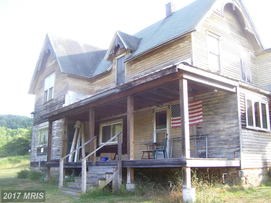 409 Carpenter - Photo 1