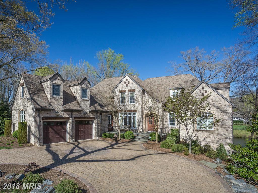 121 Lake Shore Drive - Photo 1