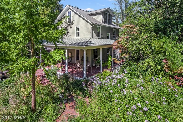 918 Arbutus Road - Photo 1