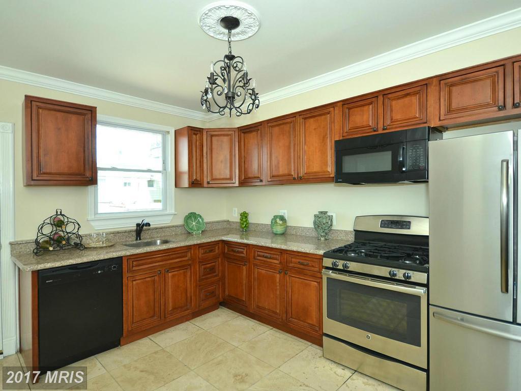 314 Newkirk Street - Photo 1