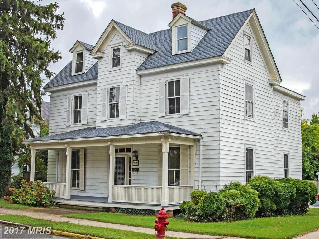 906 Locust Street - Photo 1