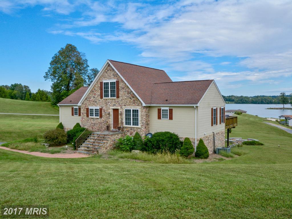 203 Stonewall Court - Photo 1
