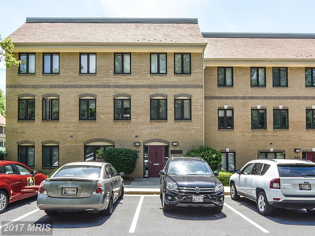 981 Russell Avenue - Photo 1