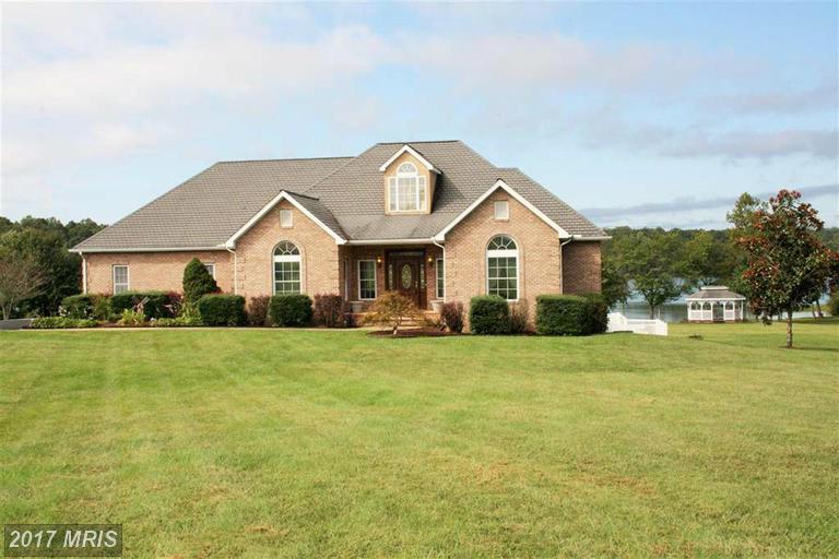 6834 Lake Pointe Drive - Photo 1