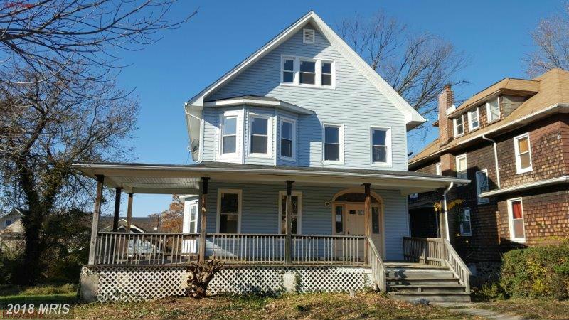2606 Roslyn Avenue - Photo 1