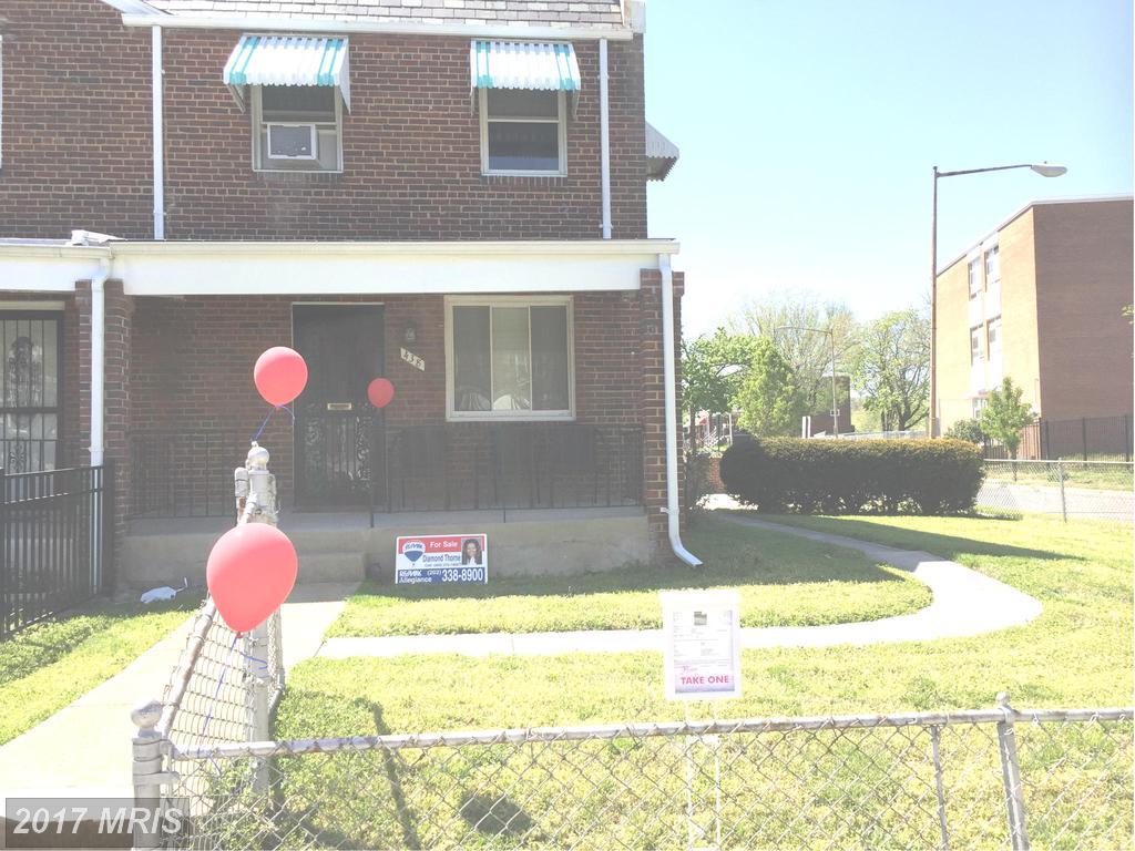 438 19TH Street - Photo 1