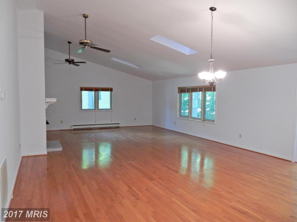 3802 Lakeview Parkway - Photo 1