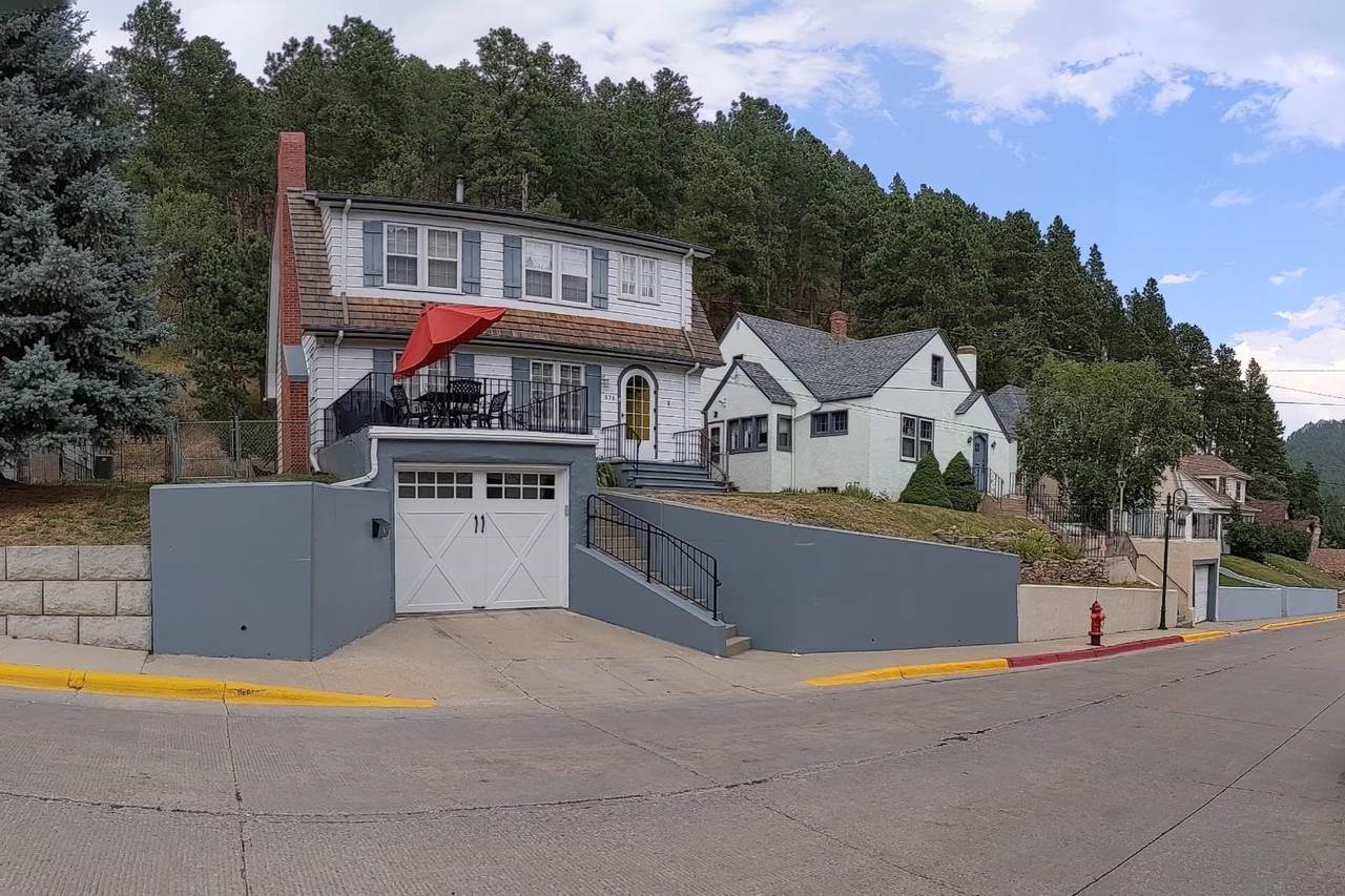 838 Main Street - Photo 1