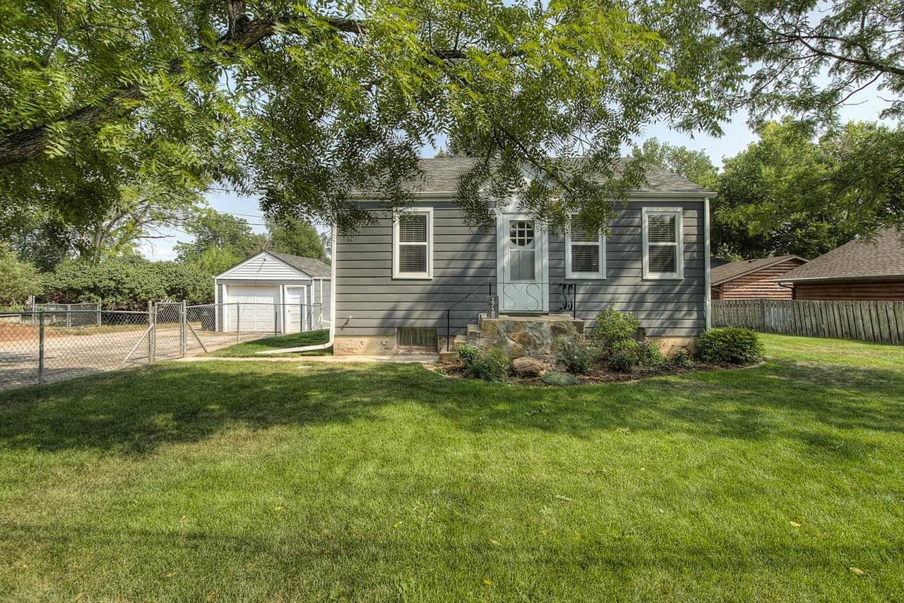 1718 Fremont Street - Photo 1