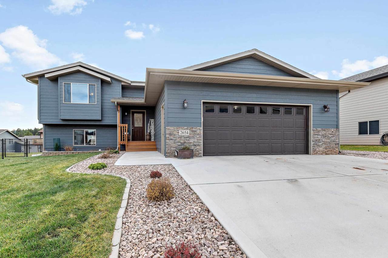 2654 Meadows Drive - Photo 1