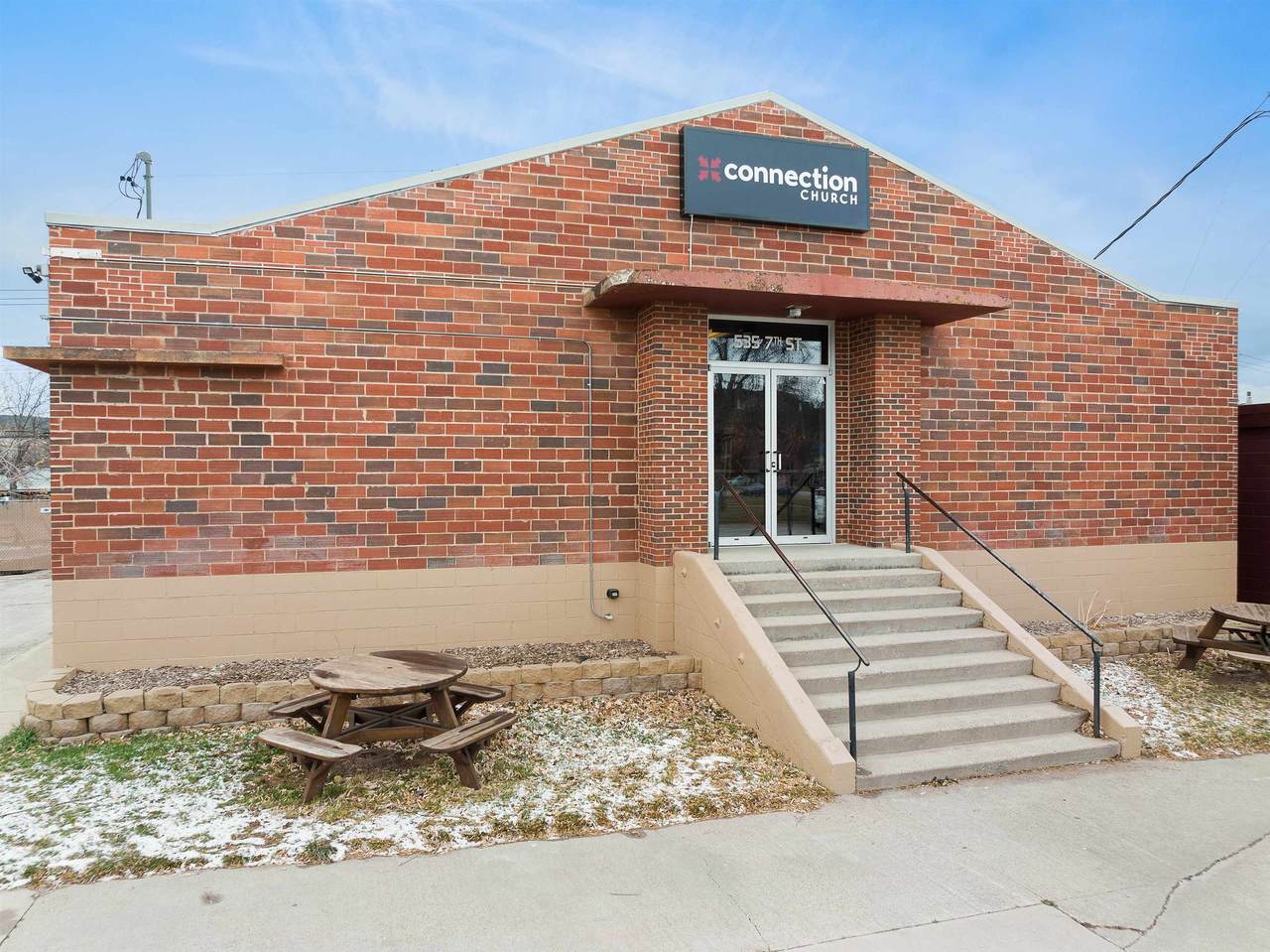 535 7th Street - Photo 1
