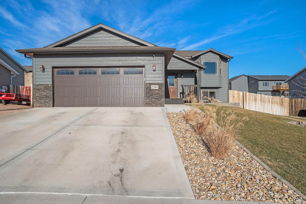 2543 Meadow Drive - Photo 1