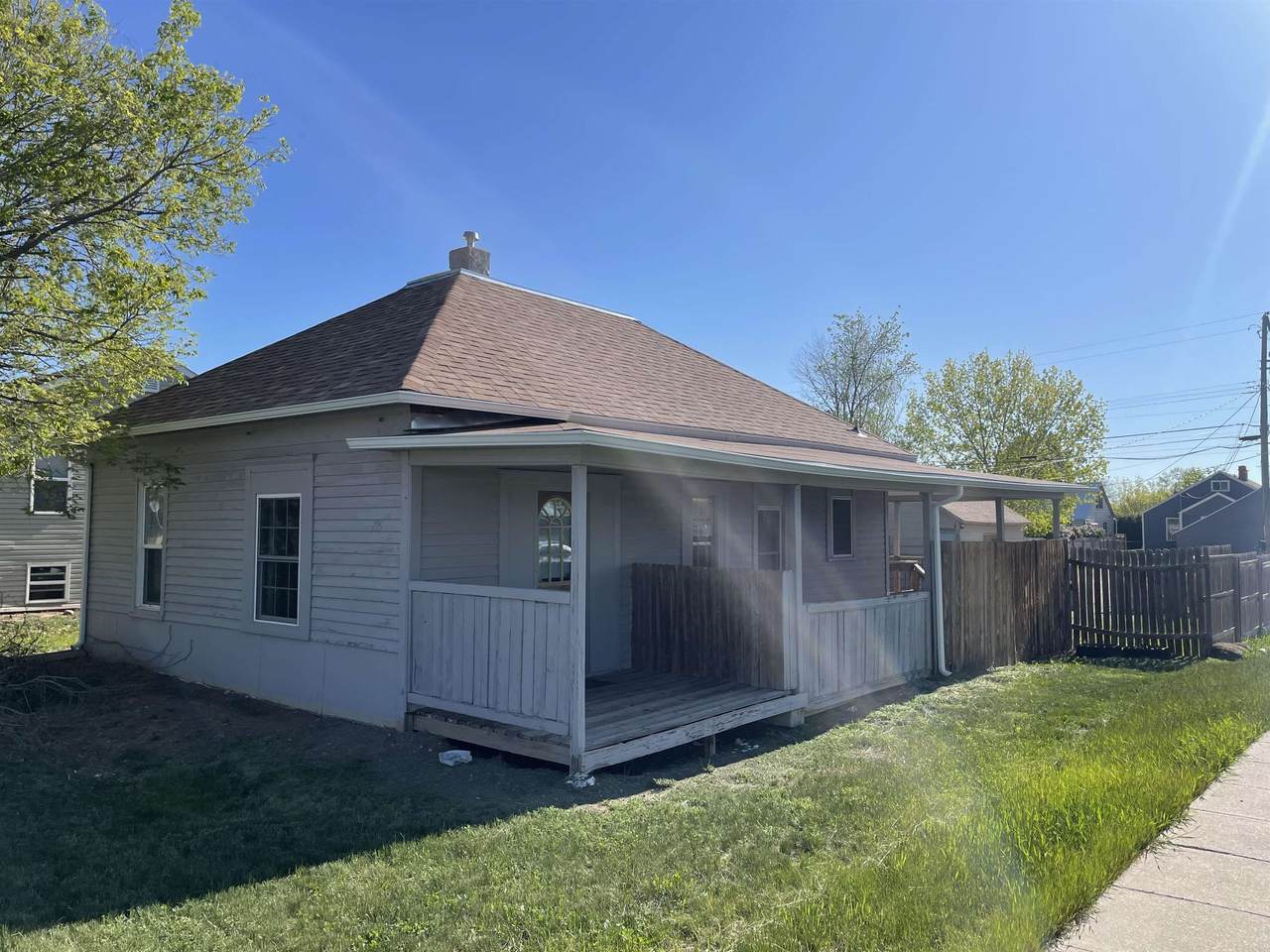 716 Haines Avenue - Photo 1