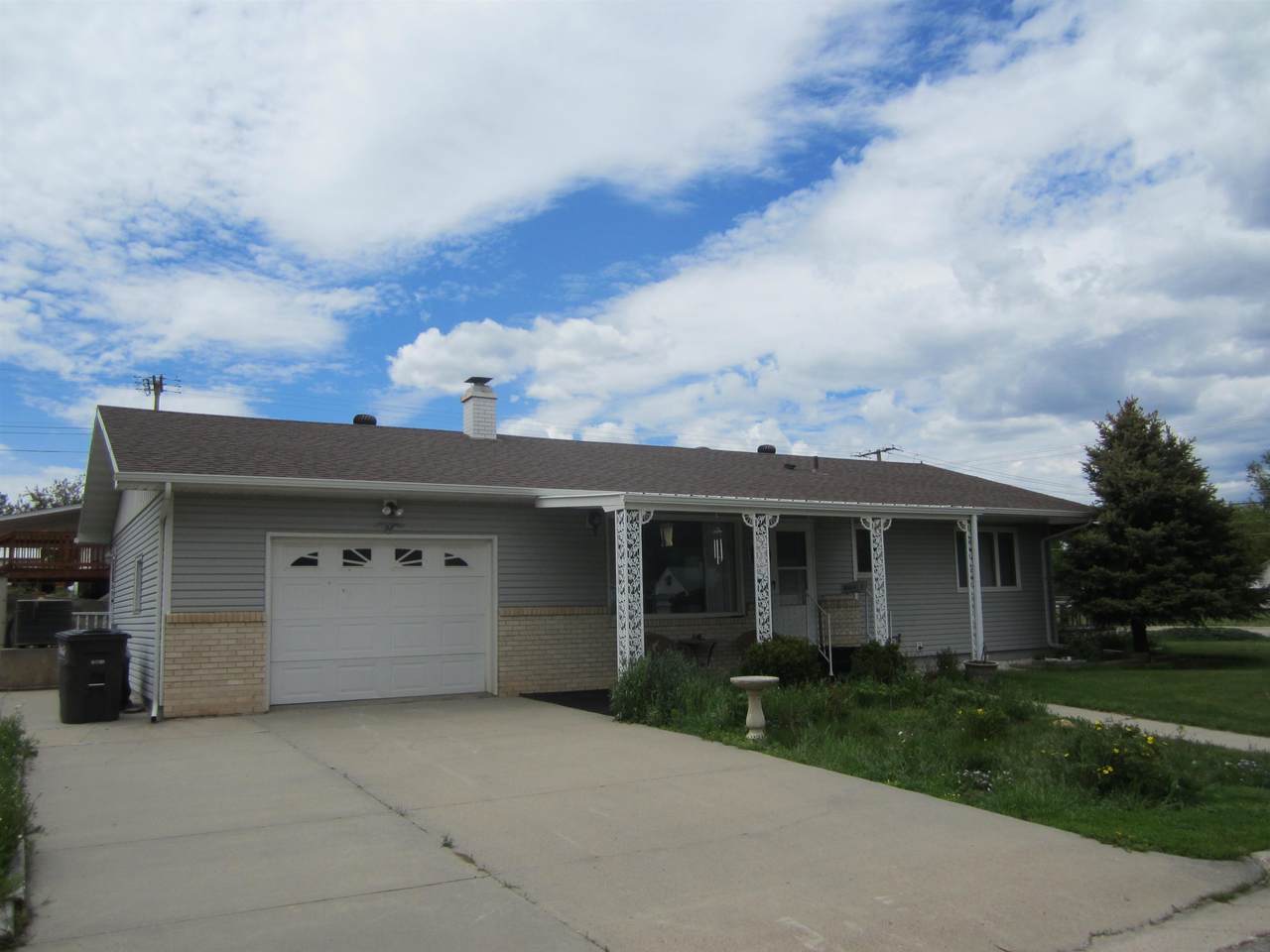 402 15th Street - Photo 1