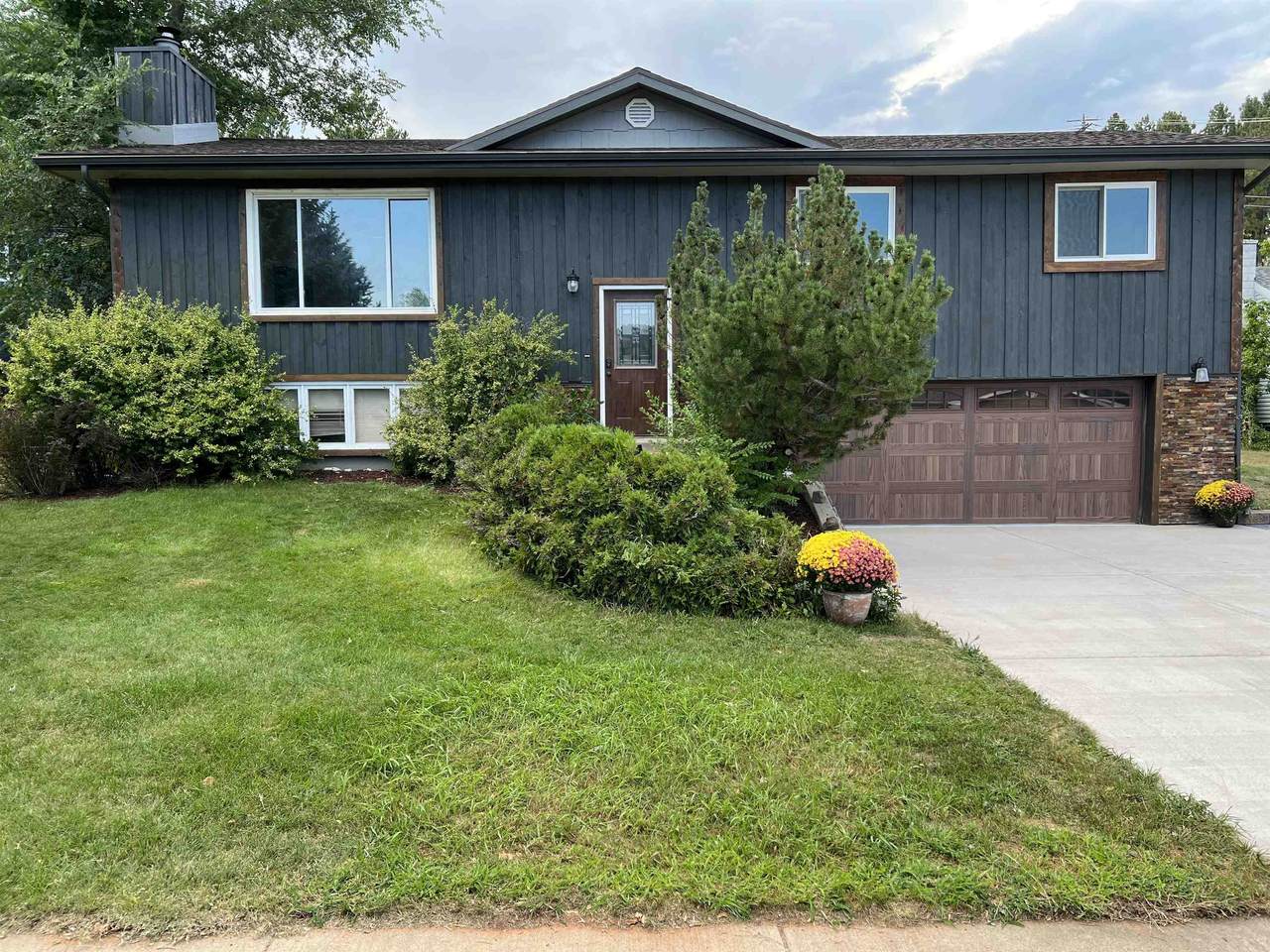 2925 Stockade Drive - Photo 1
