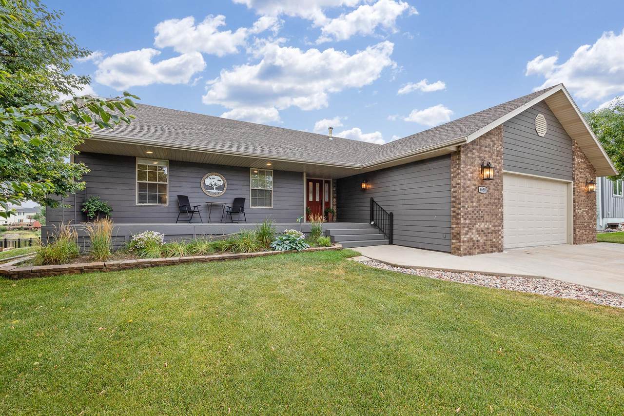 6650 Wellington Drive - Photo 1