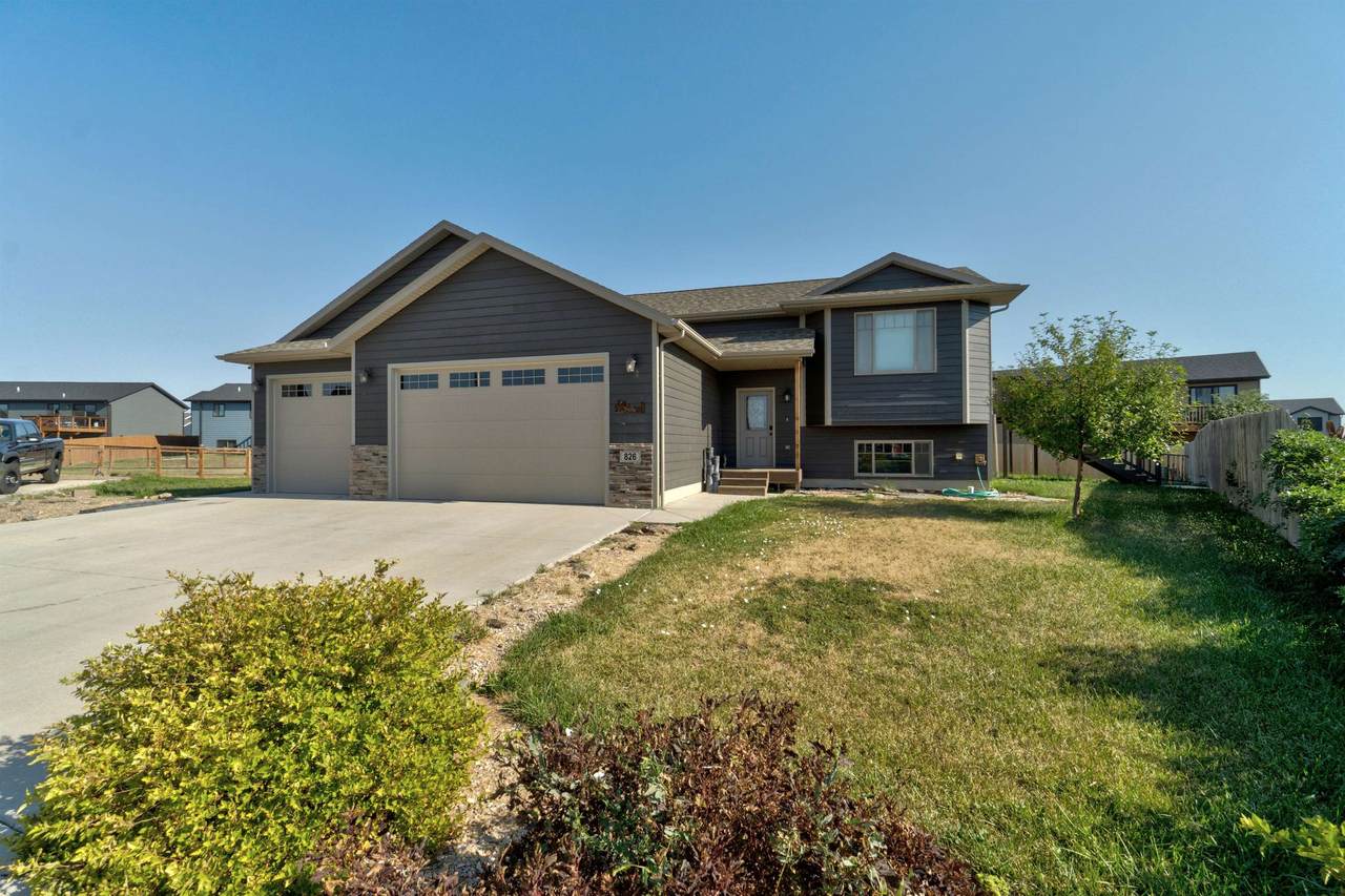 826 Dirk Court - Photo 1