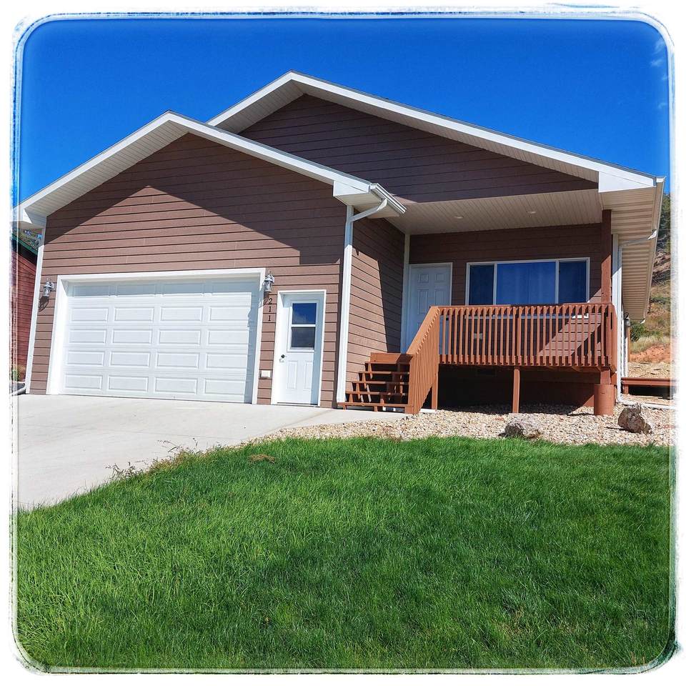 211 Birch Street - Photo 1